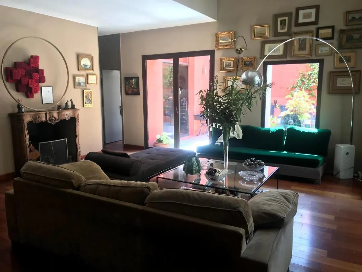 Les Chambres De L'Abbaye Bed & Breakfast Marseille